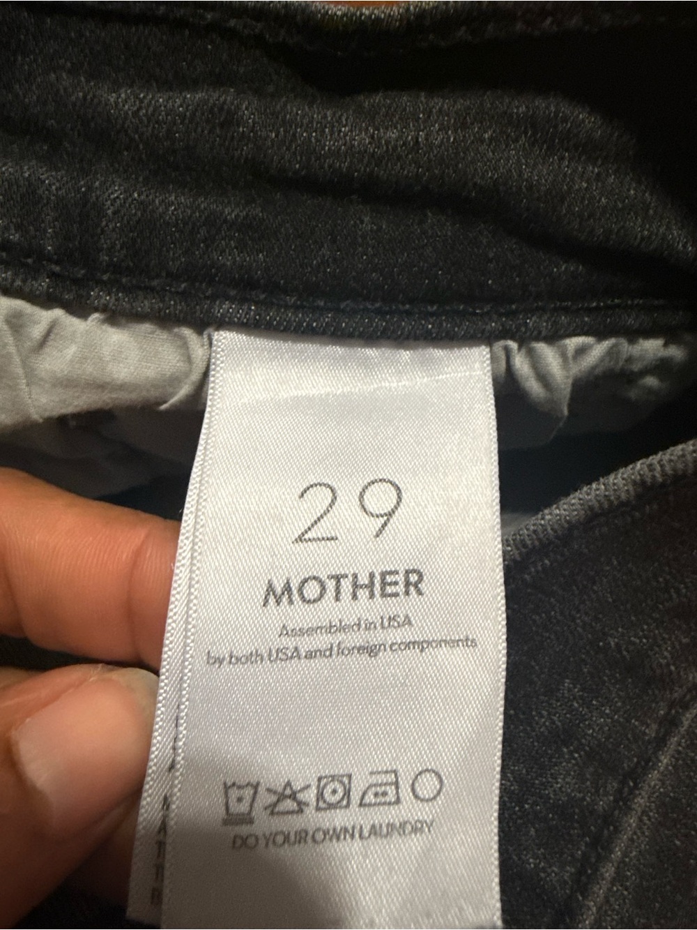 MOTHER women’s Jeans Relaxed Black Faded Wash - Picture 8 of 9